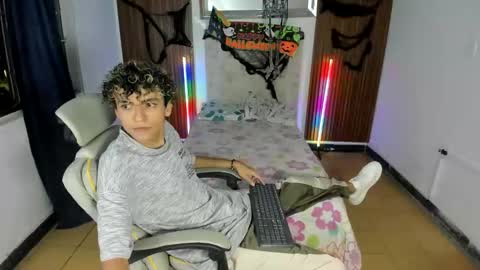 hot bunny online show from 10/30/25, 12:23