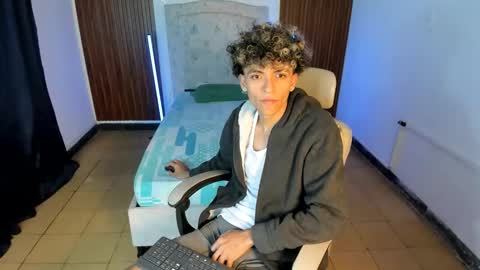 hot bunny online show from 11/25/25, 06:46