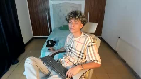 hot bunny online show from 11/28/25, 04:59