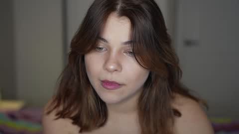 Snapshot of hot_chill__ chatting on 01/14/25, 05:56 LiluCaroline online show from 01/14/25, 05:56