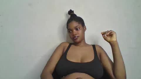 Zarah online show from 05/13/26, 06:38