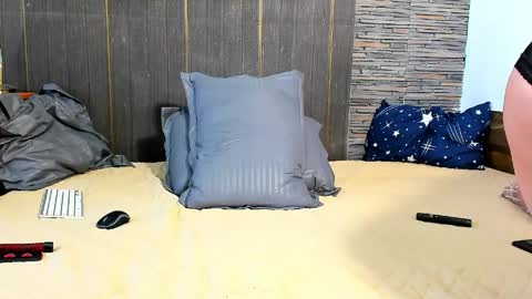 Snapshot of hot_chocolate4u chatting on 04/15/26, 09:27 hot_chocolate4u online show from 04/15/26, 09:27