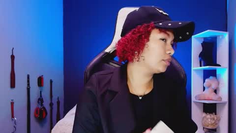 Snapshot of hot_chocolate_4u chatting on 12/17/25, 12:22 hot chocolate 4u online show from 12/17/25, 12:22