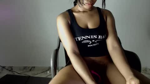 Snapshot of hot_chocoxxxx chatting on 02/24/25, 01:31 sonia  mis choco online show from 02/24/25, 01:31