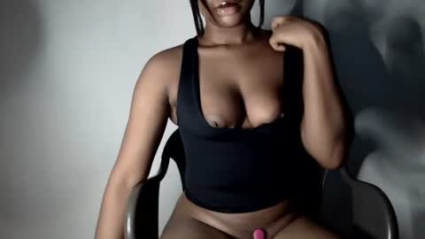 Snapshot of hot_chocoxxxx chatting on 10/23/25, 05:51 sonia  mis choco online show from 10/23/25, 05:51