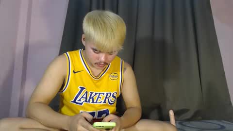 Snapshot of hot_emmanuel chatting on 04/12/26, 11:04 hot_emmanuel online show from 04/12/26, 11:04