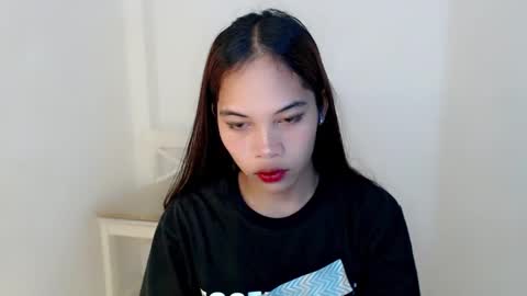 Snapshot of hot_falling_devilxx chatting on 12/18/24, 04:06 online show from 12/18/24, 04:06