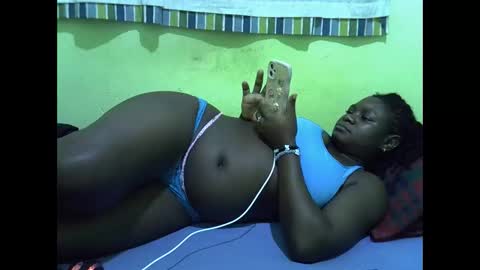 Snapshot of hot_girlly chatting on 04/15/26, 06:37 hot_girlly online show from 04/15/26, 06:37