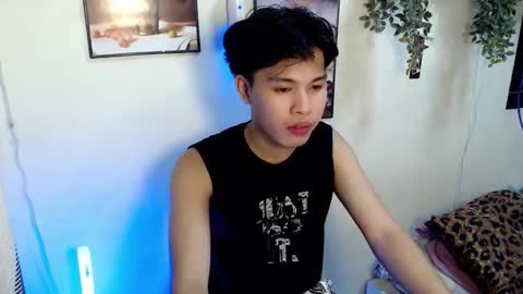Snapshot of hot_kisser19 chatting on 03/08/26, 12:31 mark online show from 03/08/26, 12:31