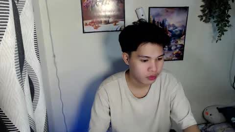 Snapshot of hot_kisser19 chatting on 03/28/26, 07:02 mark online show from 03/28/26, 07:02