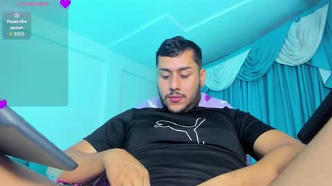 Snapshot of hot_latino_boy_ chatting on 11/19/25, 05:07 Alejandro online show from 11/19/25, 05:07