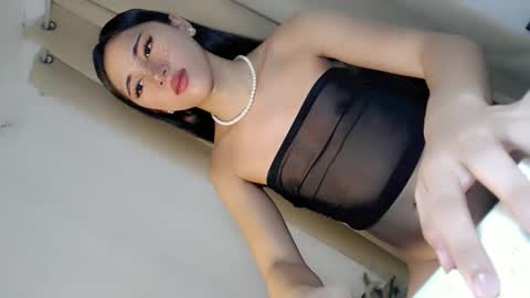 hot_little_angel18 online show from 05/15/26, 01:56