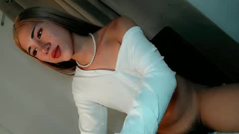hot_little_angel18 online show from 06/13/26, 01:09