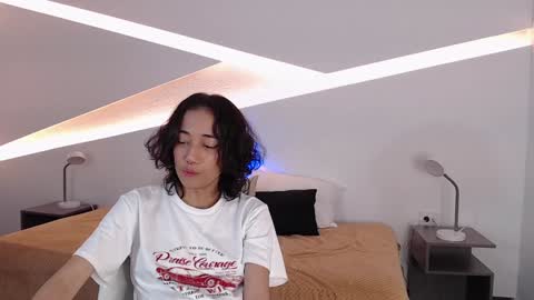 Alana online show from 12/22/24, 11:41