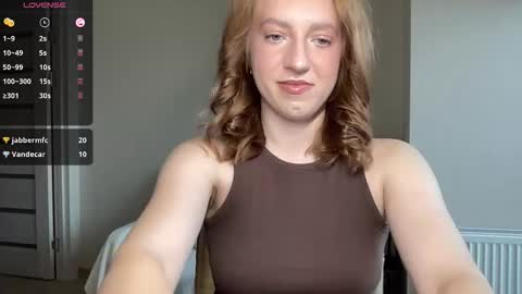 Lina online show from 10/25/25, 12:13