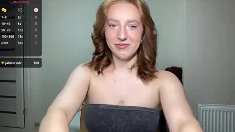 Lina online show from 10/26/25, 02:34