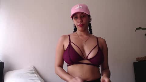 Snapshot of hot_marriage2 chatting on 03/01/25, 06:11 Hot Latin Marriage online show from 03/01/25, 06:11