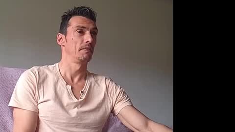 Snapshot of hot_milk_82 chatting on 03/01/25, 02:23 Oscar online show from 03/01/25, 02:23