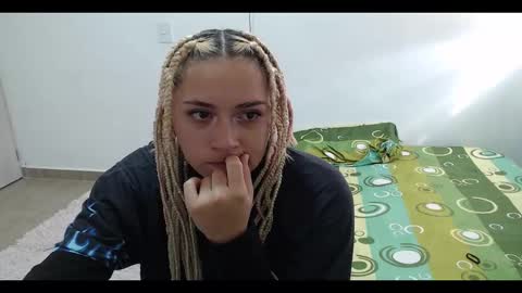 Mia online show from 01/15/25, 08:48