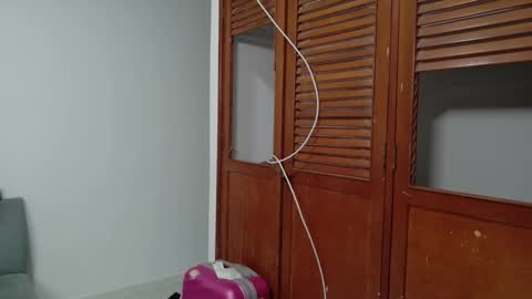 Mia online show from 11/23/25, 03:06