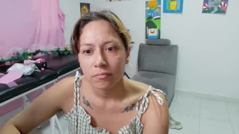 Mia online show from 12/02/25, 07:09