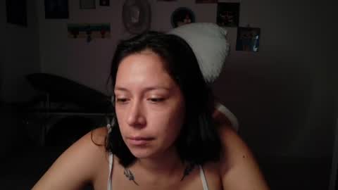 Snapshot of hot_mommymia chatting on 06/16/26, 01:47 Mia online show from 06/16/26, 01:47