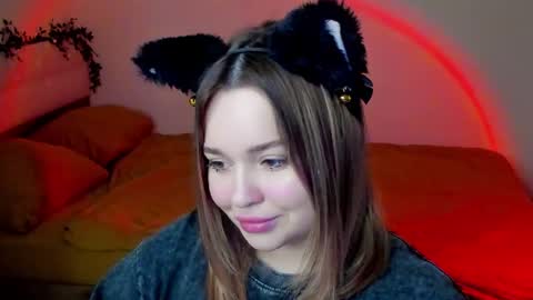 Snapshot of hot_moon_666 chatting on 06/13/26, 05:00 Moon online show from 06/13/26, 05:00