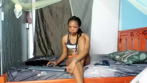 hot_moxie online show from 10/02/25, 08:27