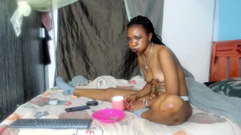 hot_moxie online show from 10/09/25, 09:02