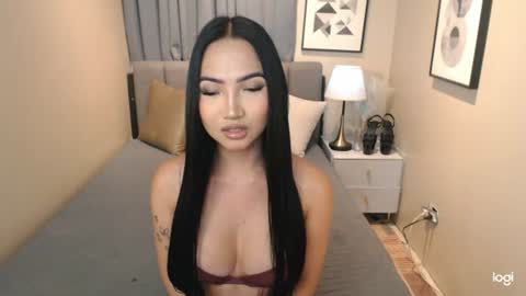 Snapshot of hot_nikki69 chatting on 06/18/26, 05:39 hot_nikki69 online show from 06/18/26, 05:39