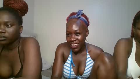 Snapshot of hot_petite1 chatting on 11/07/25, 08:53 Hot petite online show from 11/07/25, 08:53