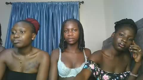 Snapshot of hot_petite1 chatting on 12/20/25, 10:33 Hot petite online show from 12/20/25, 10:33