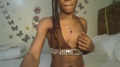 Snapshot of hot_petite100 chatting on 10/17/25, 11:18 hot petite100 online show from 10/17/25, 11:18