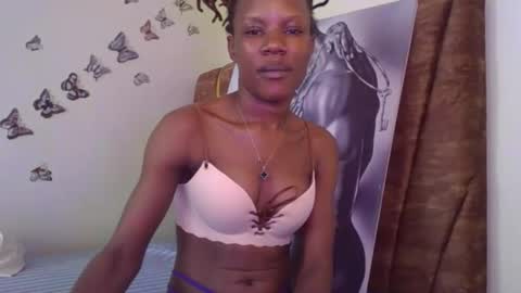 Snapshot of hot_petite100 chatting on 10/28/25, 08:40 hot petite100 online show from 10/28/25, 08:40