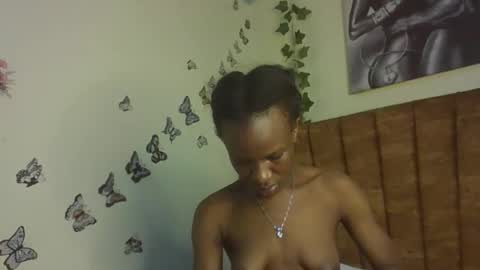 Snapshot of hot_petite100 chatting on 12/01/25, 03:00 hot petite100 online show from 12/01/25, 03:00