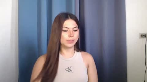 Snapshot of hot_precious_nikki chatting on 03/17/26, 01:10 Nikki online show from 03/17/26, 01:10
