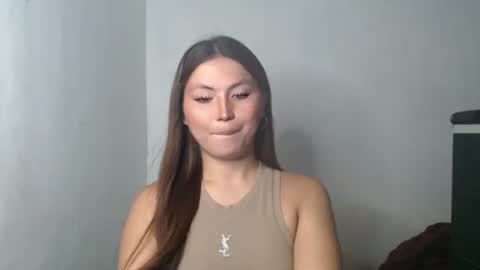 Snapshot of hot_precious_nikki chatting on 04/01/26, 09:43 Nikki online show from 04/01/26, 09:43