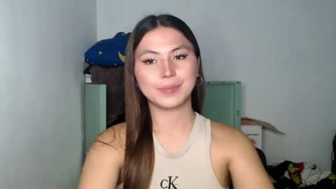 Snapshot of hot_precious_nikki chatting on 04/26/26, 05:54 Nikki online show from 04/26/26, 05:54