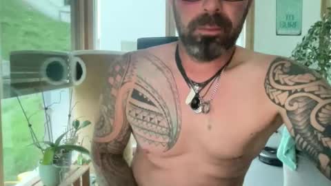 Snapshot of hot_sex83 chatting on 10/03/25, 04:48 letmedoo2 online show from 10/03/25, 04:48