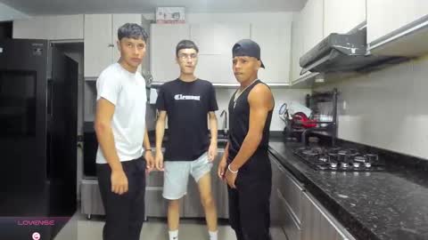 Snapshot of hot_sexmature chatting on 10/05/25, 11:02 Vanesa Oliver and Andrew online show from 10/05/25, 11:02