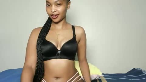 Snapshot of hot_sexy_babe chatting on 05/15/26, 02:13 Bellah online show from 05/15/26, 02:13