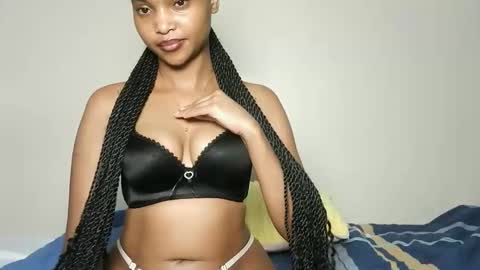 Snapshot of hot_sexy_babe chatting on 05/17/26, 01:14 Bellah online show from 05/17/26, 01:14