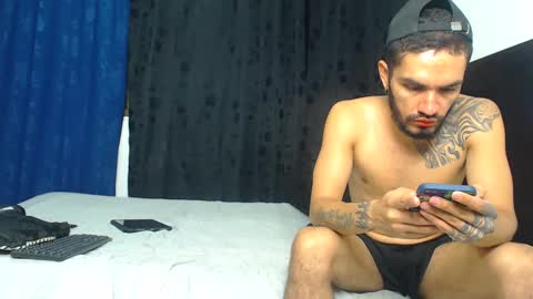 Snapshot of hot_sharks__ chatting on 01/06/26, 10:41 Hot Sharks online show from 01/06/26, 10:41