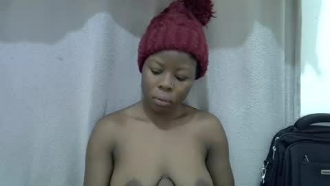 Snapshot of hot_shayla chatting on 07/28/26, 01:32 esiiii online show from 07/28/26, 01:32