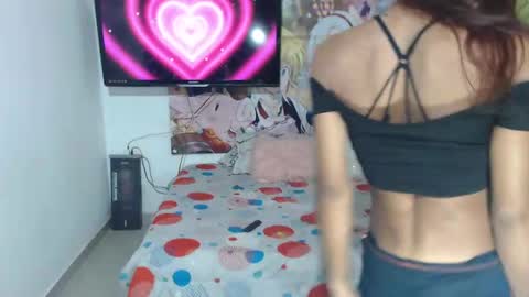 Snapshot of hot_skiiny chatting on 10/19/25, 04:46 hot_skiiny online show from 10/19/25, 04:46