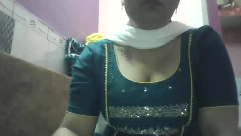 Snapshot of hot_tanvi chatting on 03/19/26, 10:08 Tanvi online show from 03/19/26, 10:08