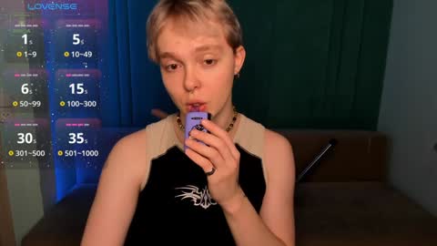 hot_twinkboy online show from 02/05/25, 03:31