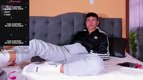 Snapshot of hot_twinks83 chatting on 01/21/25, 04:37 hot_twinks83 online show from 01/21/25, 04:37