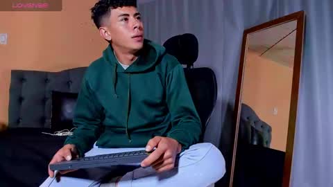 Snapshot of hot_twinks83 chatting on 03/10/25, 10:15 hot_twinks83 online show from 03/10/25, 10:15