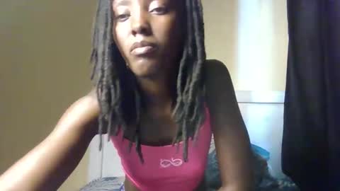 Snapshot of hot_velvet2 chatting on 01/16/26, 10:41 hot_velvet2 online show from 01/16/26, 10:41